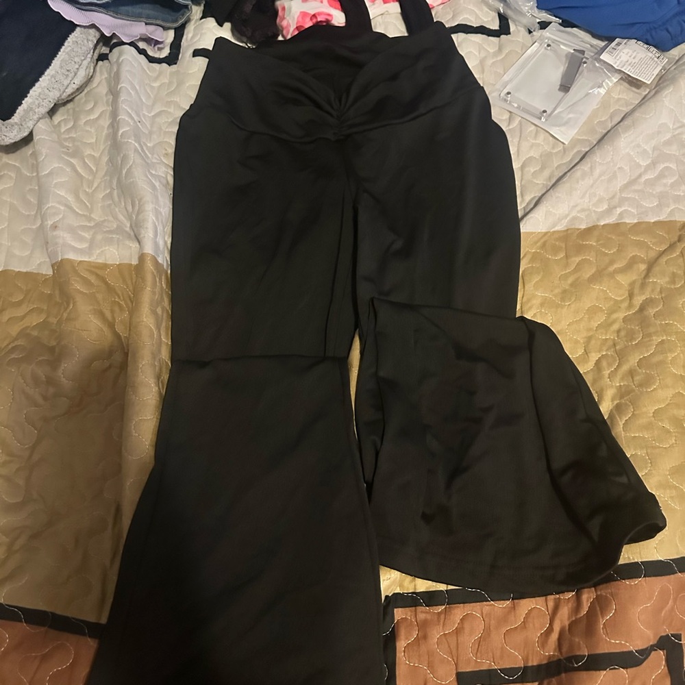 SHEIN Black Flared Leggings
